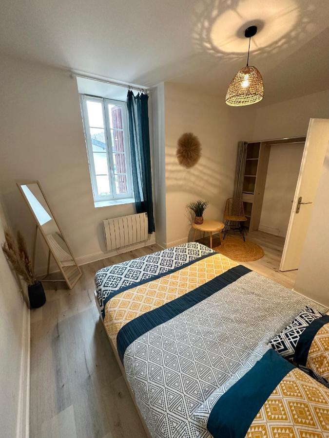 ** Grand appartement cosy au centre de Nay ** Extérieur photo